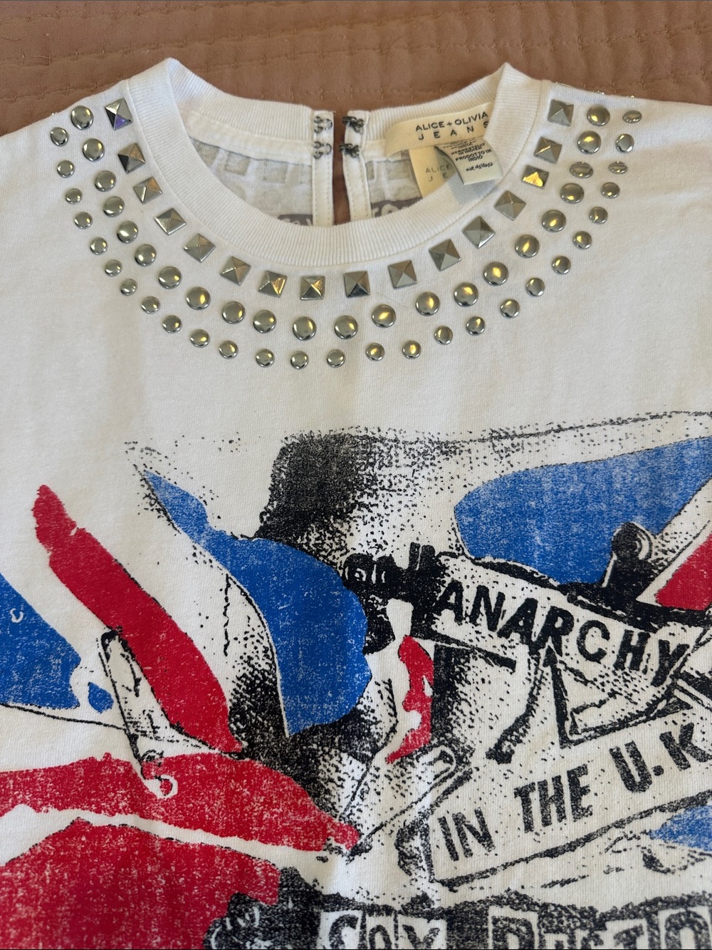 Alice + Olivia White Sleeveless Graphic Tee with Red & Blue Union Jack - Picture 3 of 9